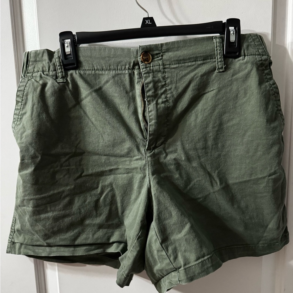Old Navy Olive Green Women’s Chino Shorts
